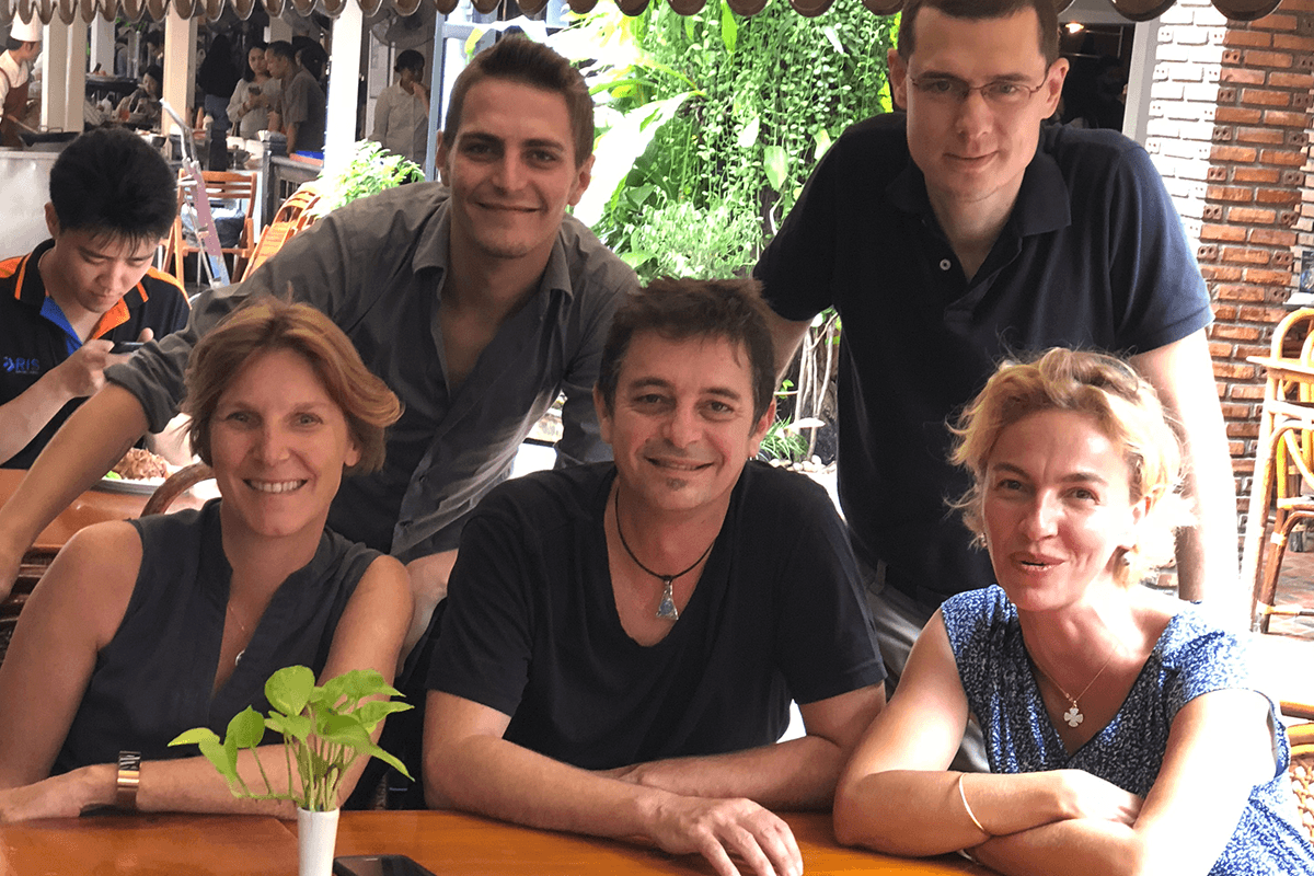 Agnes Ingrid en Thailande avec Laurent Massi et Didier et Tom Frediani